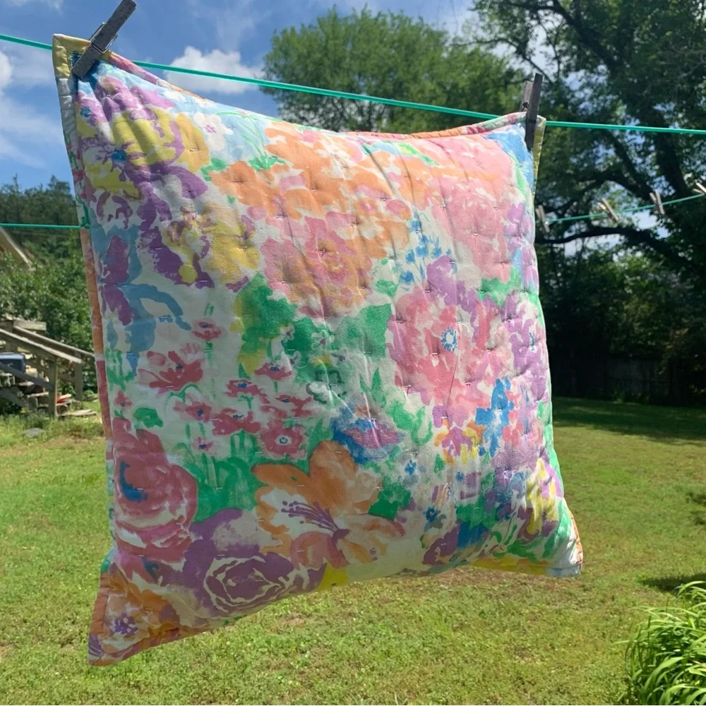 Beautiful Colorful Floral Vintage Throw Pillow Approx. 18 x 18 inches Decor!
